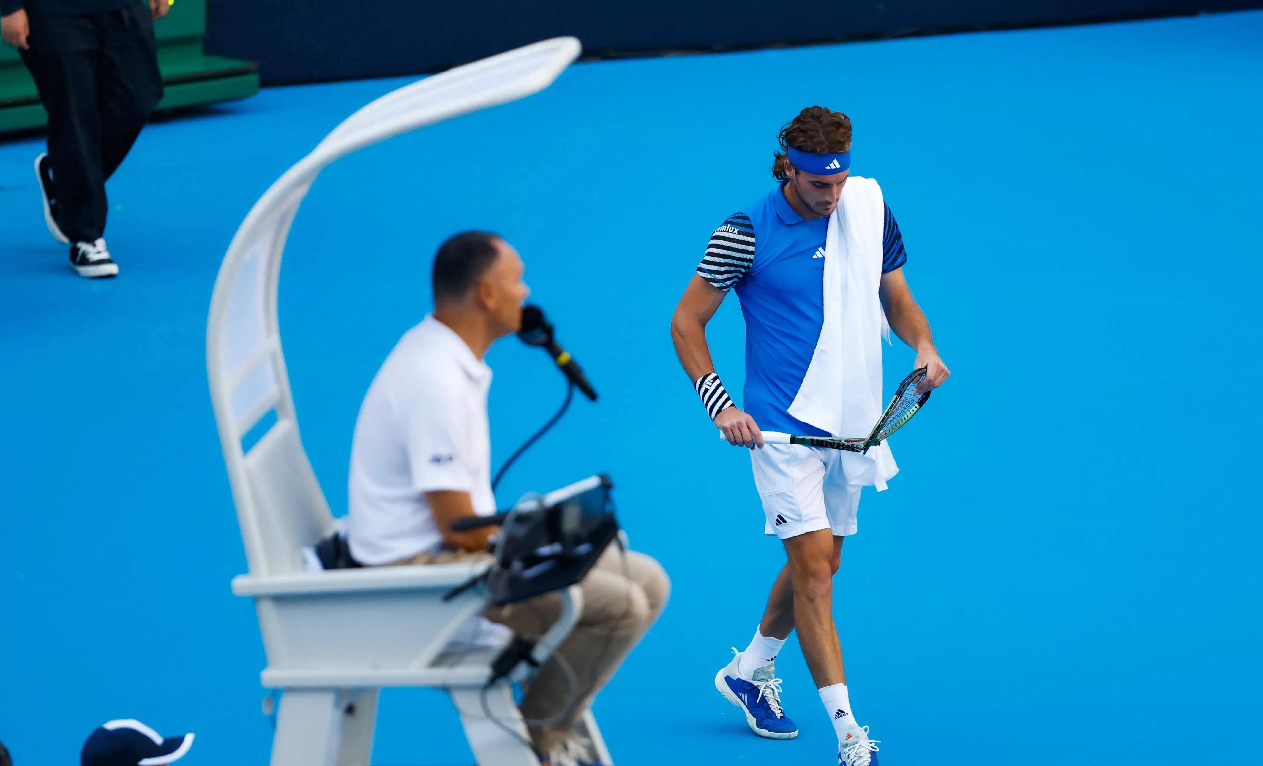 意大利网球队横扫英国网球队，西西帕斯绝境逆转